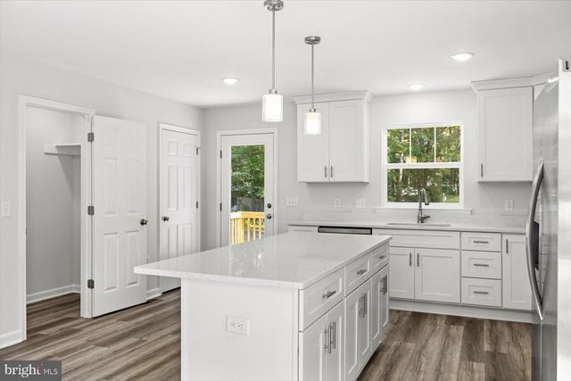 703 MATTOX AVE, Colonial Beach, VA 22443