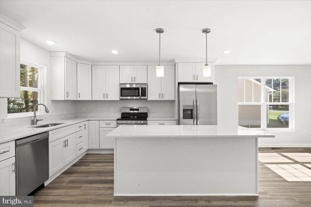 703 MATTOX AVE, Colonial Beach, VA 22443