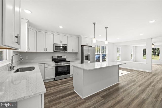 703 MATTOX AVE, Colonial Beach, VA 22443