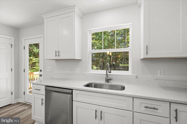 703 MATTOX AVE, Colonial Beach, VA 22443