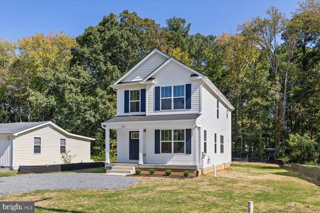 703 MATTOX AVE, Colonial Beach, VA 22443