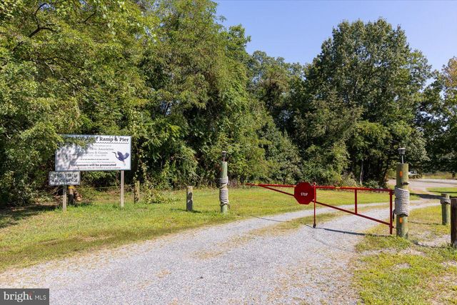 703 MATTOX AVE, Colonial Beach, VA 22443