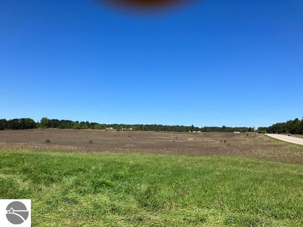 Image 12 of property listing at 2946 Bowerman Road, Kingsley, MI 49649