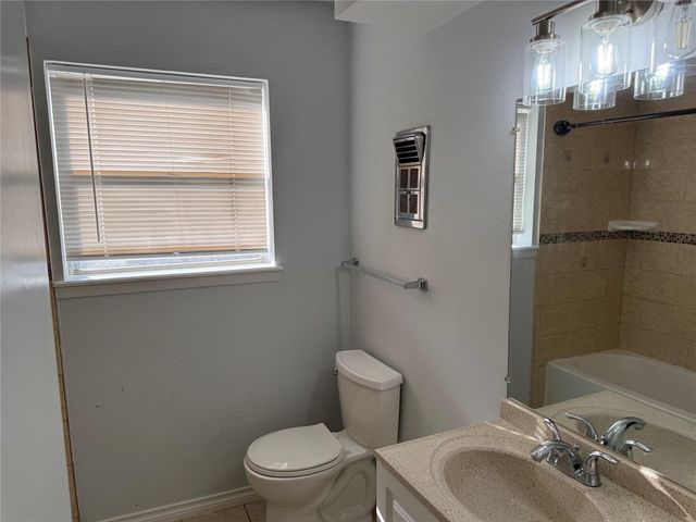 1014 Robinson Street, Alvin, TX 77511