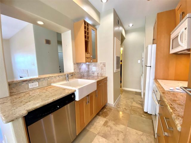 2025 Augusta Drive 1003, Houston, TX 77057