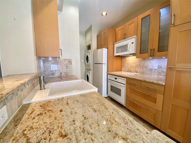 2025 Augusta Drive 1003, Houston, TX 77057