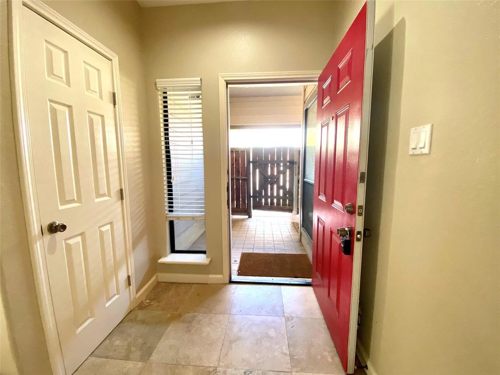 2025 Augusta Drive 1003, Houston, TX 77057