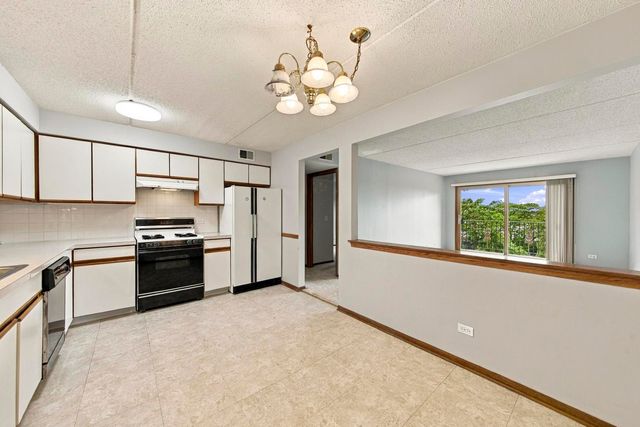 6530 W Irving Park Road 501, Chicago, IL 60634