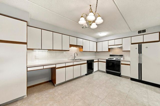 6530 W Irving Park Road 501, Chicago, IL 60634
