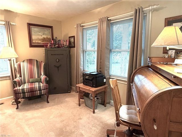 810 Hedgerow CT, Chesapeake, VA 23322