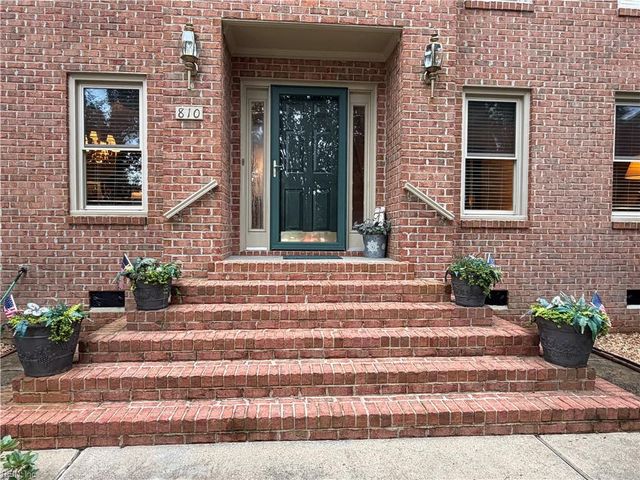 810 Hedgerow CT, Chesapeake, VA 23322