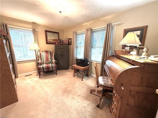 810 Hedgerow CT, Chesapeake, VA 23322
