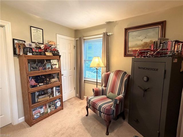 810 Hedgerow CT, Chesapeake, VA 23322