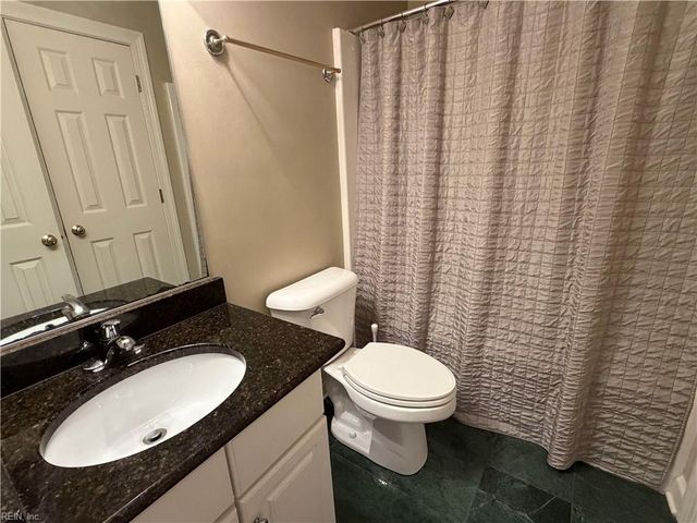 810 Hedgerow CT, Chesapeake, VA 23322