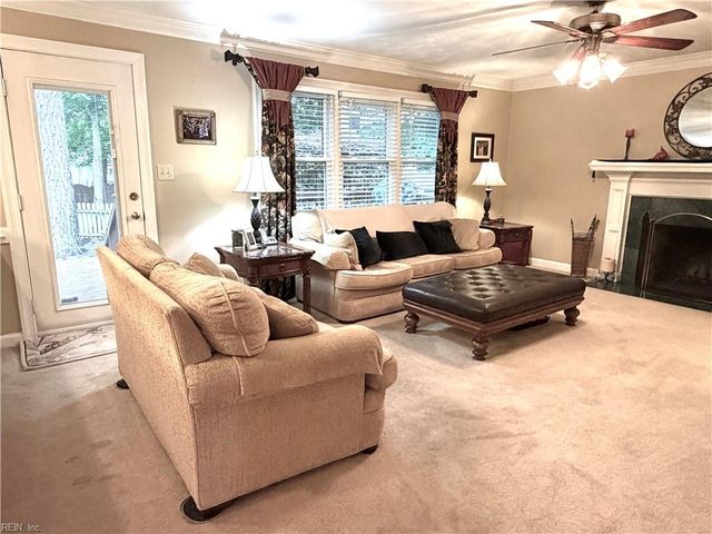 810 Hedgerow CT, Chesapeake, VA 23322