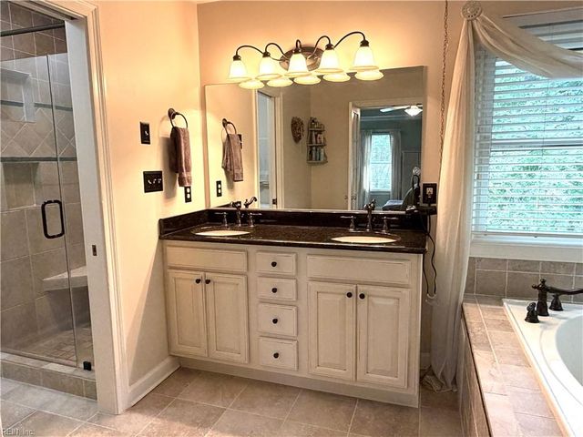 810 Hedgerow CT, Chesapeake, VA 23322