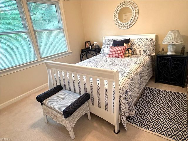 810 Hedgerow CT, Chesapeake, VA 23322