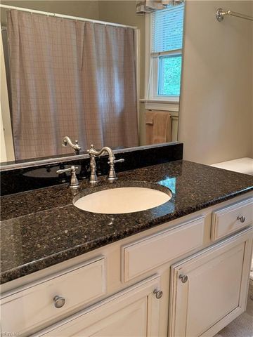 810 Hedgerow CT, Chesapeake, VA 23322