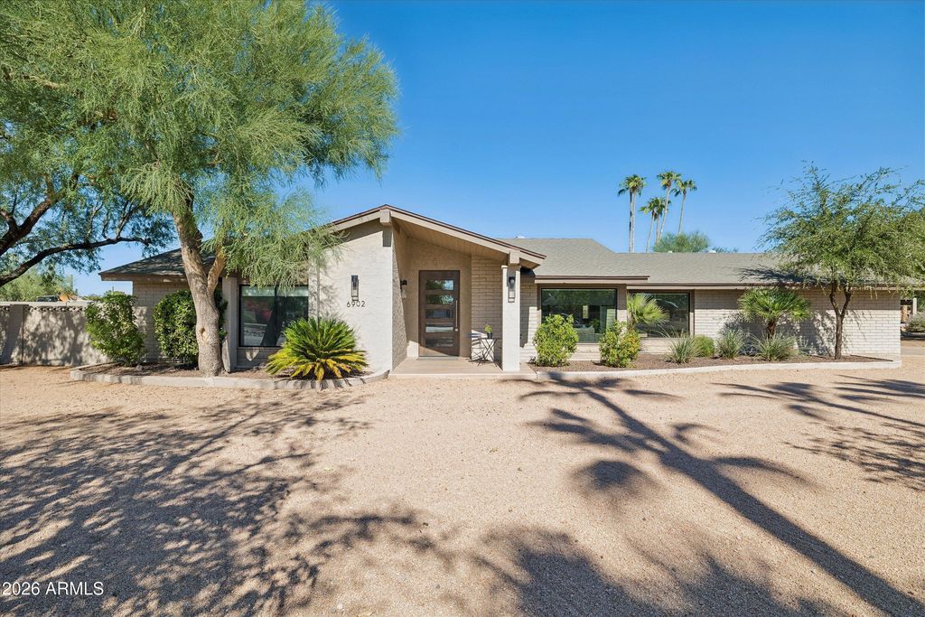 6902 E SWEETWATER Avenue, Scottsdale, AZ 85254 — photo 4
