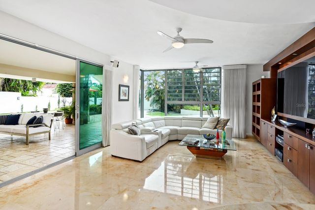 K-8 TERRACE ST., GARDEN HILLS, Guaynabo, PR 00966