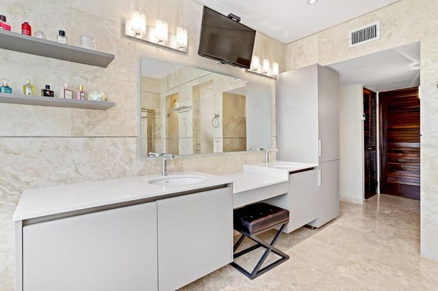 K-8 TERRACE ST., GARDEN HILLS, Guaynabo, PR 00966