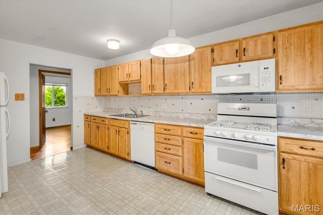 1840 Teakwood Manor Drive, St Louis, MO 63031