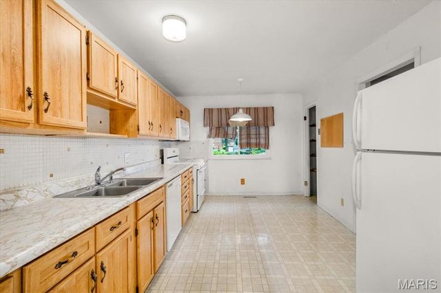 1840 Teakwood Manor Drive, St Louis, MO 63031