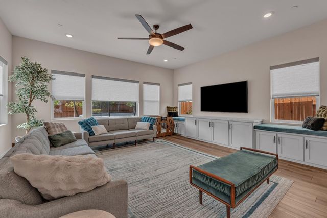 4687 Stone Ranch Dr, Folsom, CA 95630