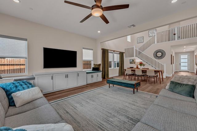 4687 Stone Ranch Dr, Folsom, CA 95630