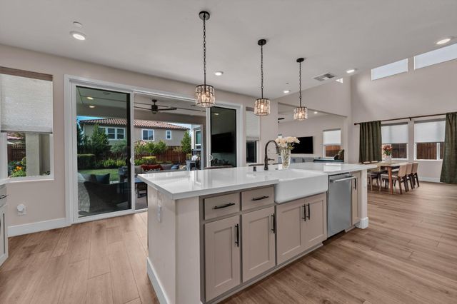 4687 Stone Ranch Dr, Folsom, CA 95630