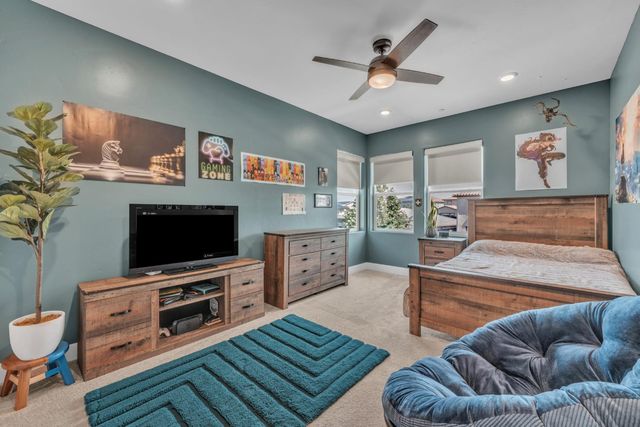 4687 Stone Ranch Dr, Folsom, CA 95630