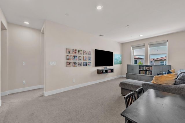 4687 Stone Ranch Dr, Folsom, CA 95630