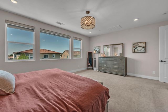 4687 Stone Ranch Dr, Folsom, CA 95630
