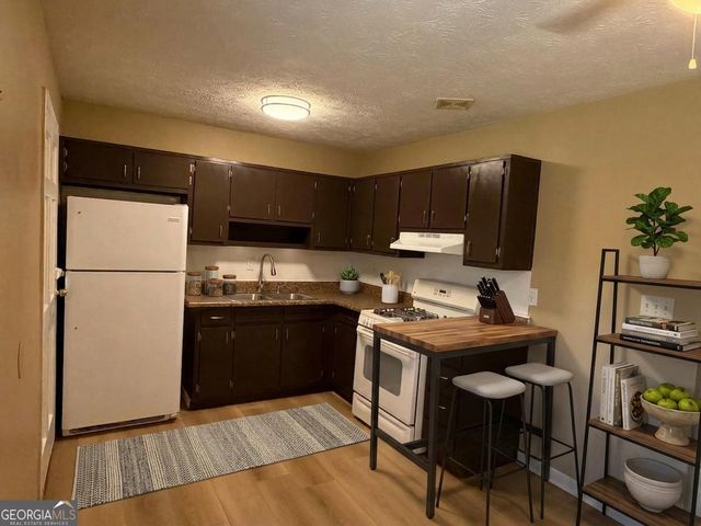 1345 Labelle Street, Jonesboro, GA 30238
