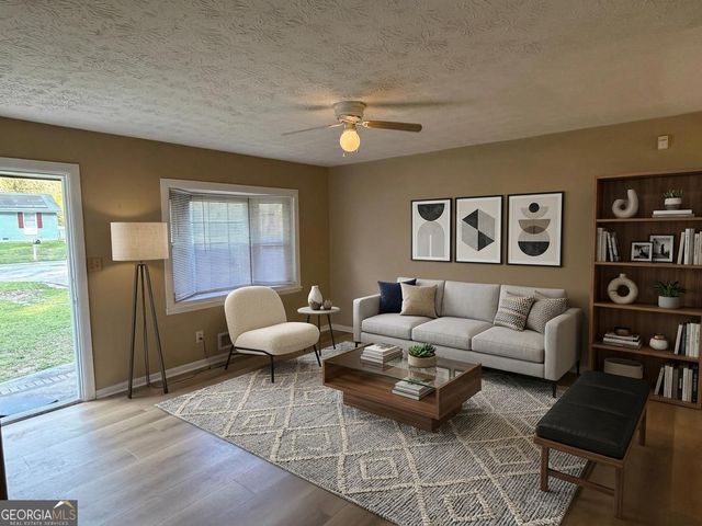 1345 Labelle Street, Jonesboro, GA 30238