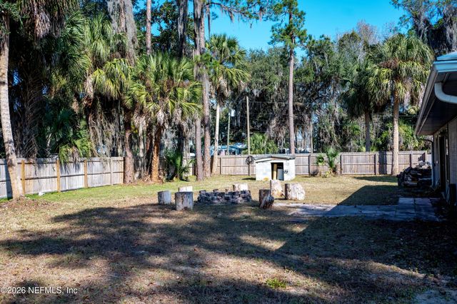 130 ROBERTS Boulevard, Satsuma, FL 32189