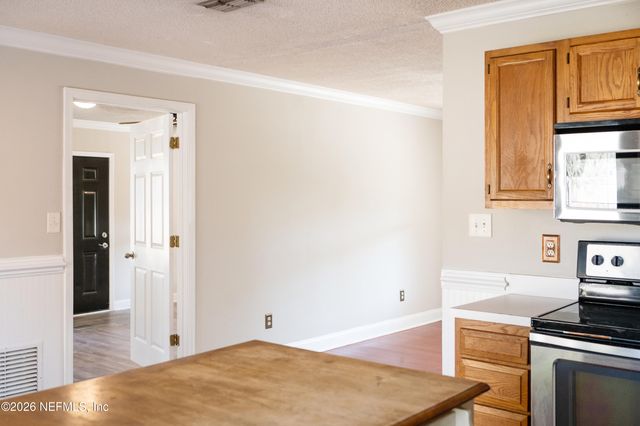 130 ROBERTS Boulevard, Satsuma, FL 32189