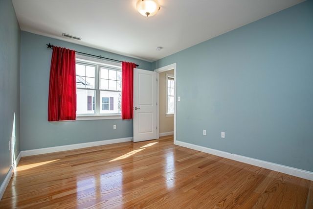 8 Summer Hill Circle 8, Arlington, MA 02474