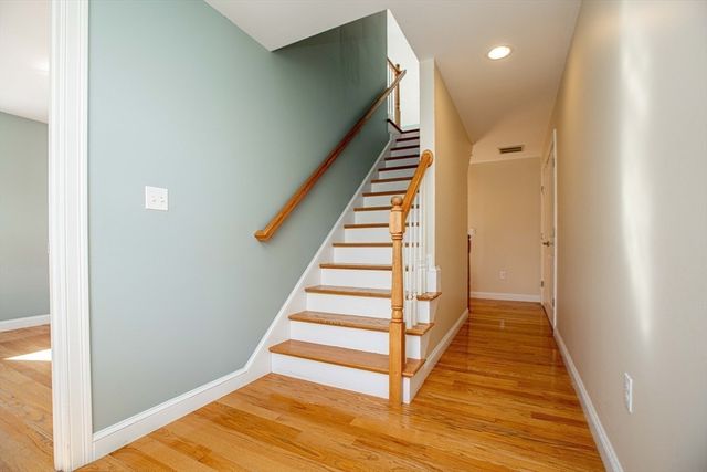 8 Summer Hill Circle 8, Arlington, MA 02474