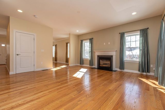 8 Summer Hill Circle 8, Arlington, MA 02474
