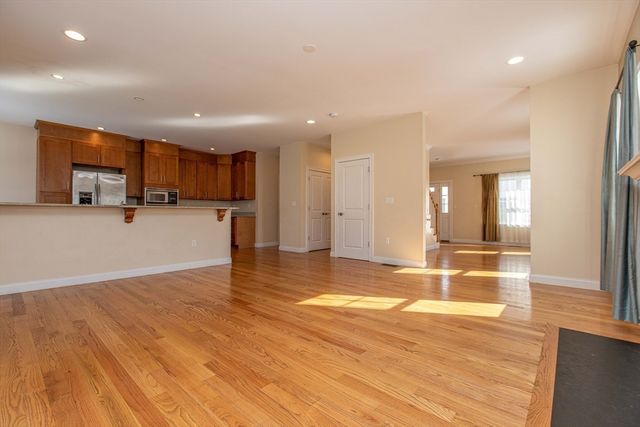 8 Summer Hill Circle 8, Arlington, MA 02474