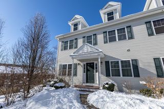 8 Summer Hill Circle 8, Arlington, MA 02474