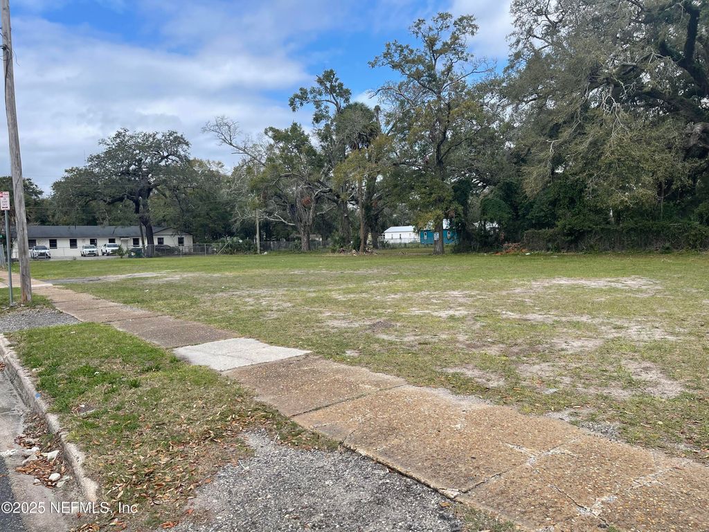 955 ALBERT Street, Jacksonville, FL 32202
