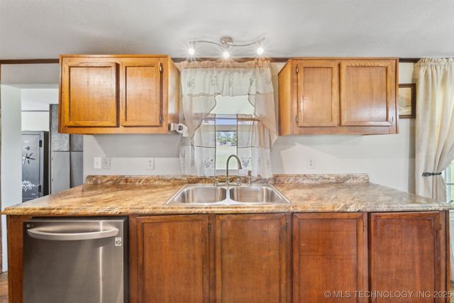 9348 W 620 Road, Inola, OK 74036