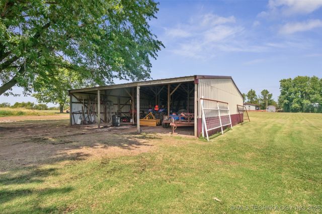 9348 W 620 Road, Inola, OK 74036