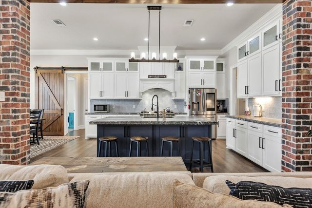 5 NW Isabella Circle, Andrews, TX 79714