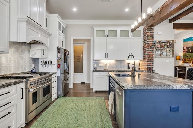 5 NW Isabella Circle, Andrews, TX 79714