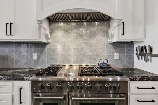 5 NW Isabella Circle, Andrews, TX 79714