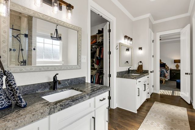 5 NW Isabella Circle, Andrews, TX 79714