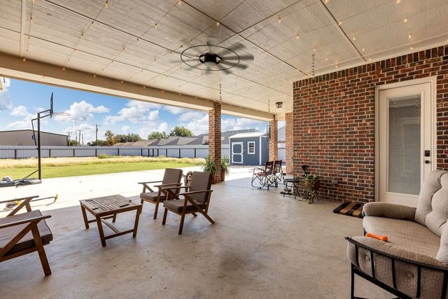 5 NW Isabella Circle, Andrews, TX 79714